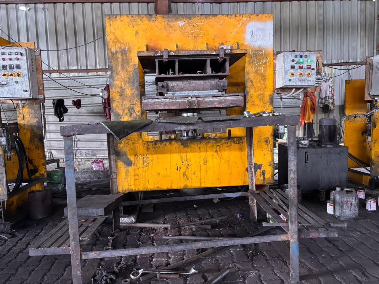 Moulding Machine